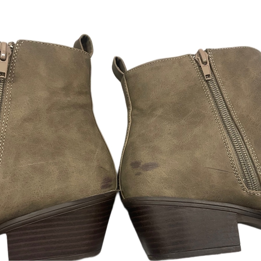 Heeled boot - Picture 3 of 5